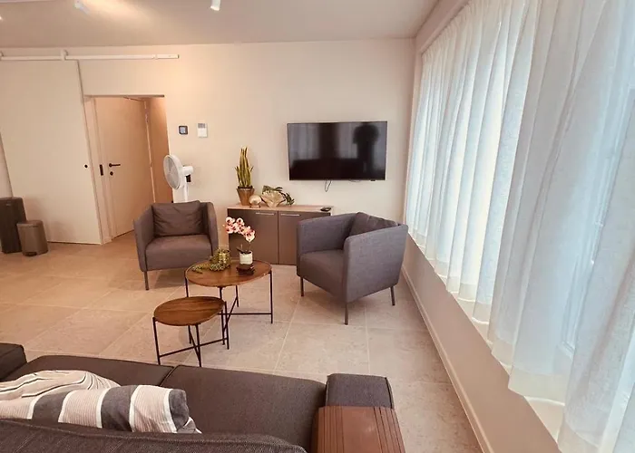 Christina's 2bed-first Floor 4 Min From Διαμέρισμα Οστένδη